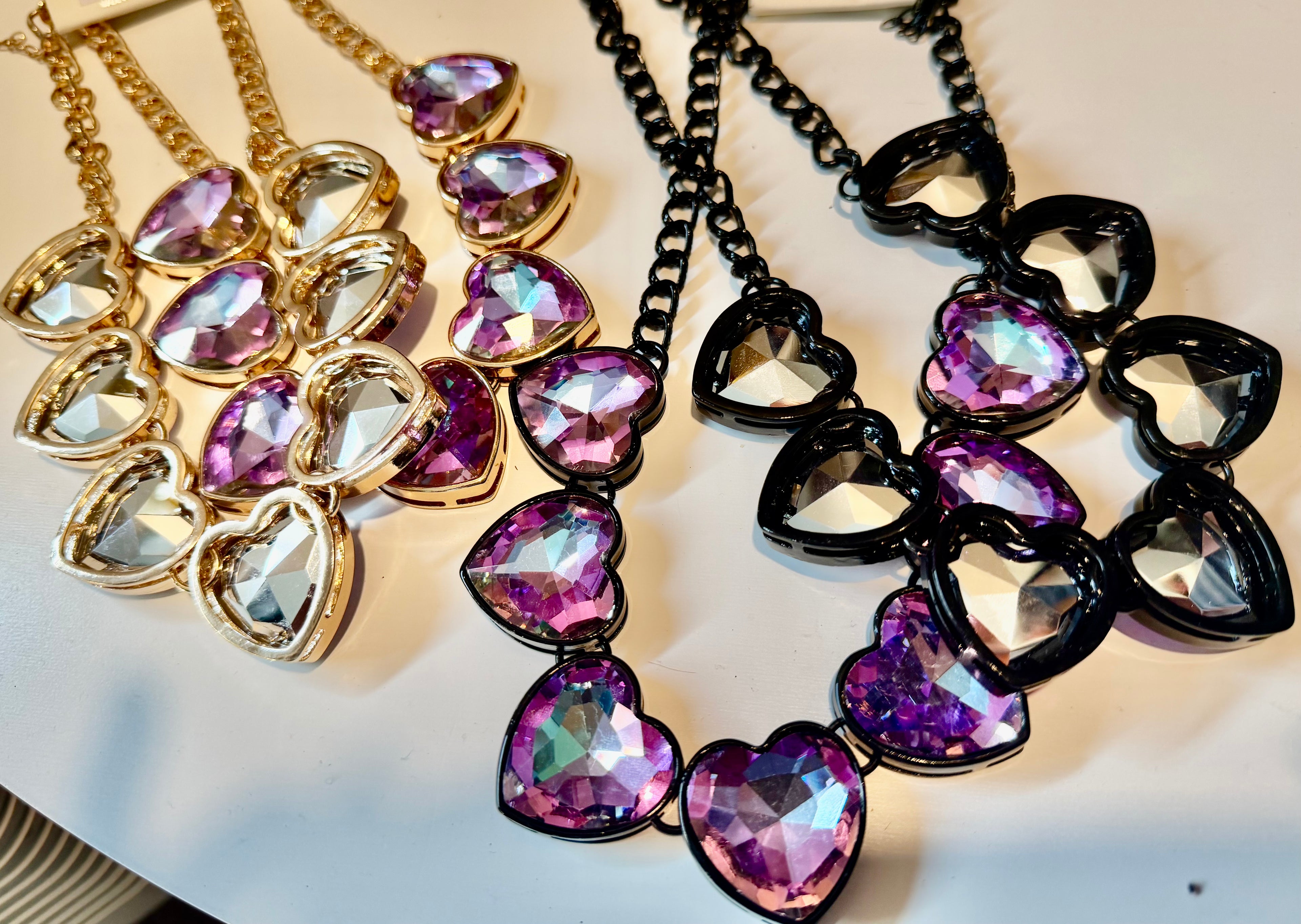 *Arrivals! BIJOU Crystal 7 Hearts Shaped Glass Rhine Stone Necklace: BLK-LAV / BLK-SLV