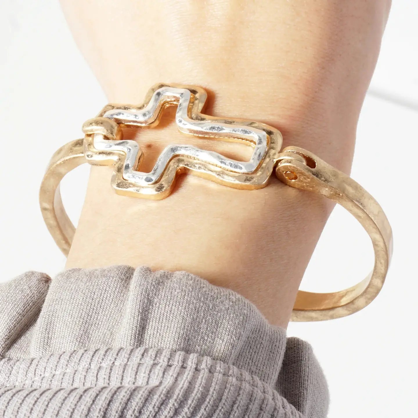 Bijou Bangle Cross Hammer Mix Media