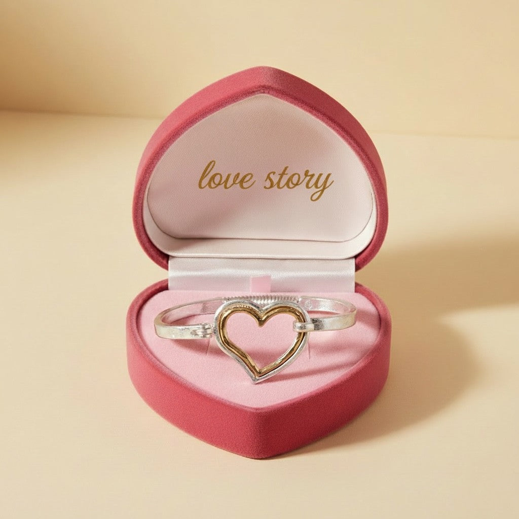 Bijou Bangle Brass Hammered Heart - Love Story