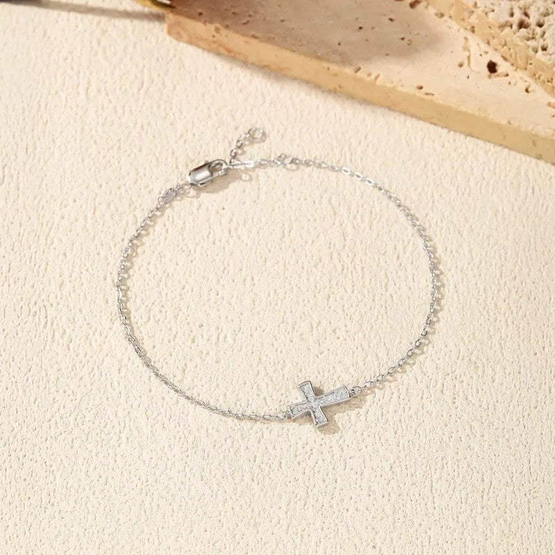*BijoU iCarbide GRA Moissanite Bracelet Cross