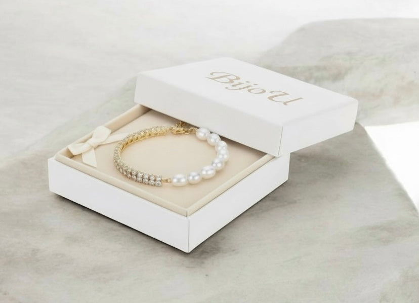 BIJOU Luxury MixMedia Rhinestone Bracelet – Stainless Steel, Gold, Rhinestone & Fresh W Pearl