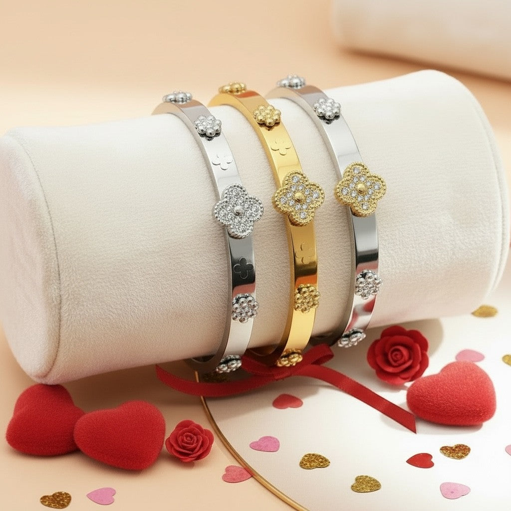 Bijou Bangle Clover Vintage 18K Stainless