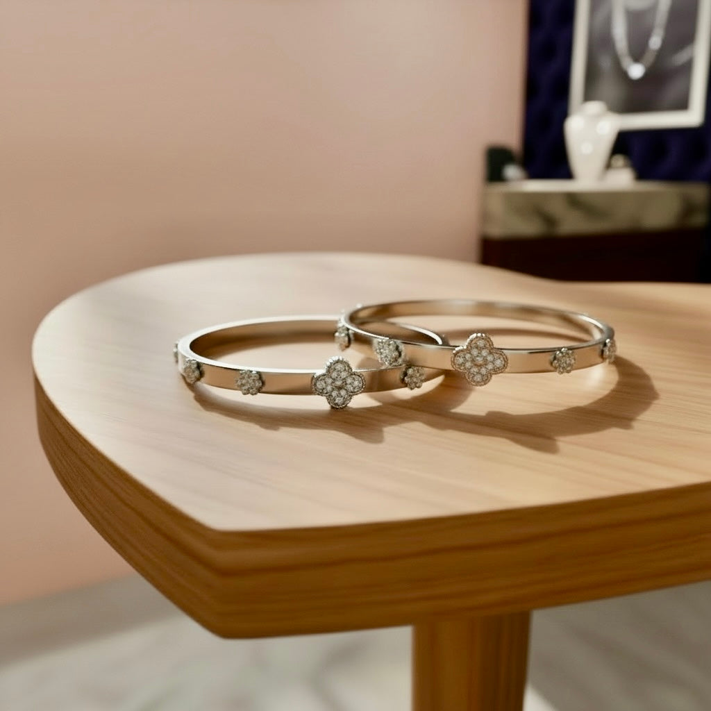 Bijou Bangle Clover Vintage 18K Stainless