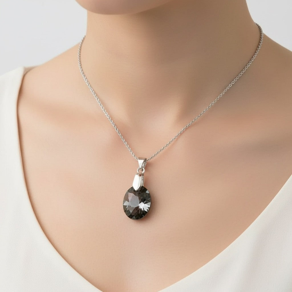 *ARRIVALS* BIJOU SWAROVSKI CRYSTAL SUN NECKLACE