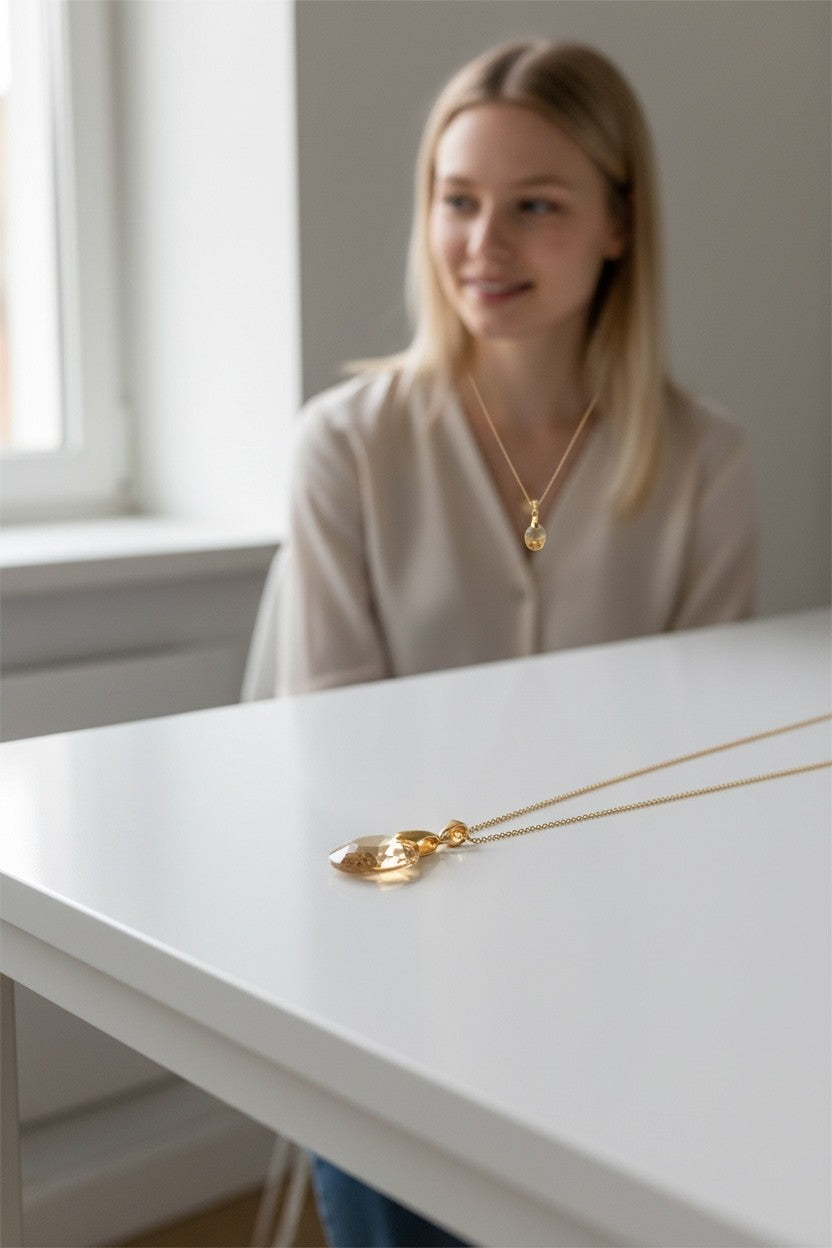 *ARRIVALS* BIJOU SWAROVSKI CRYSTAL CUT NECKLACE