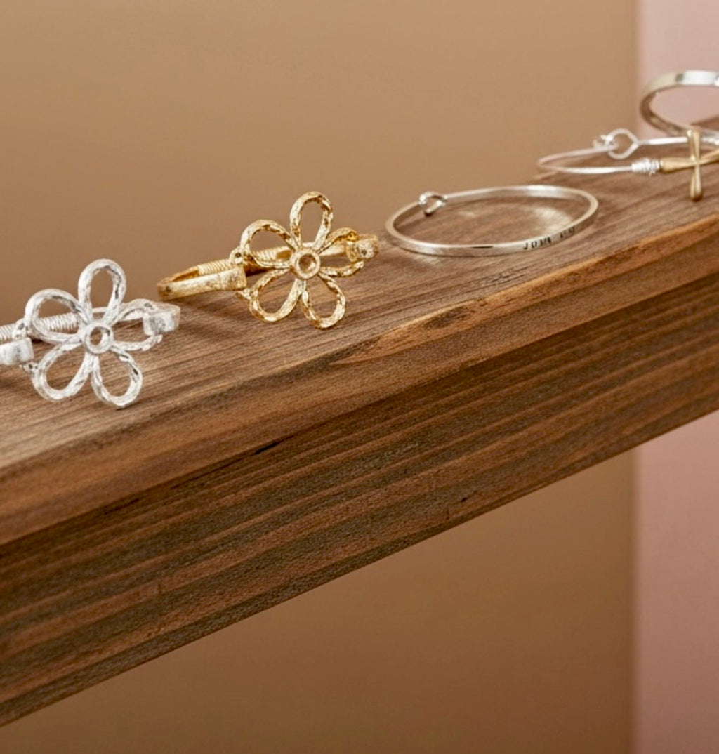 Bijou Bangle Clover Hammered Metal Flower Hook
