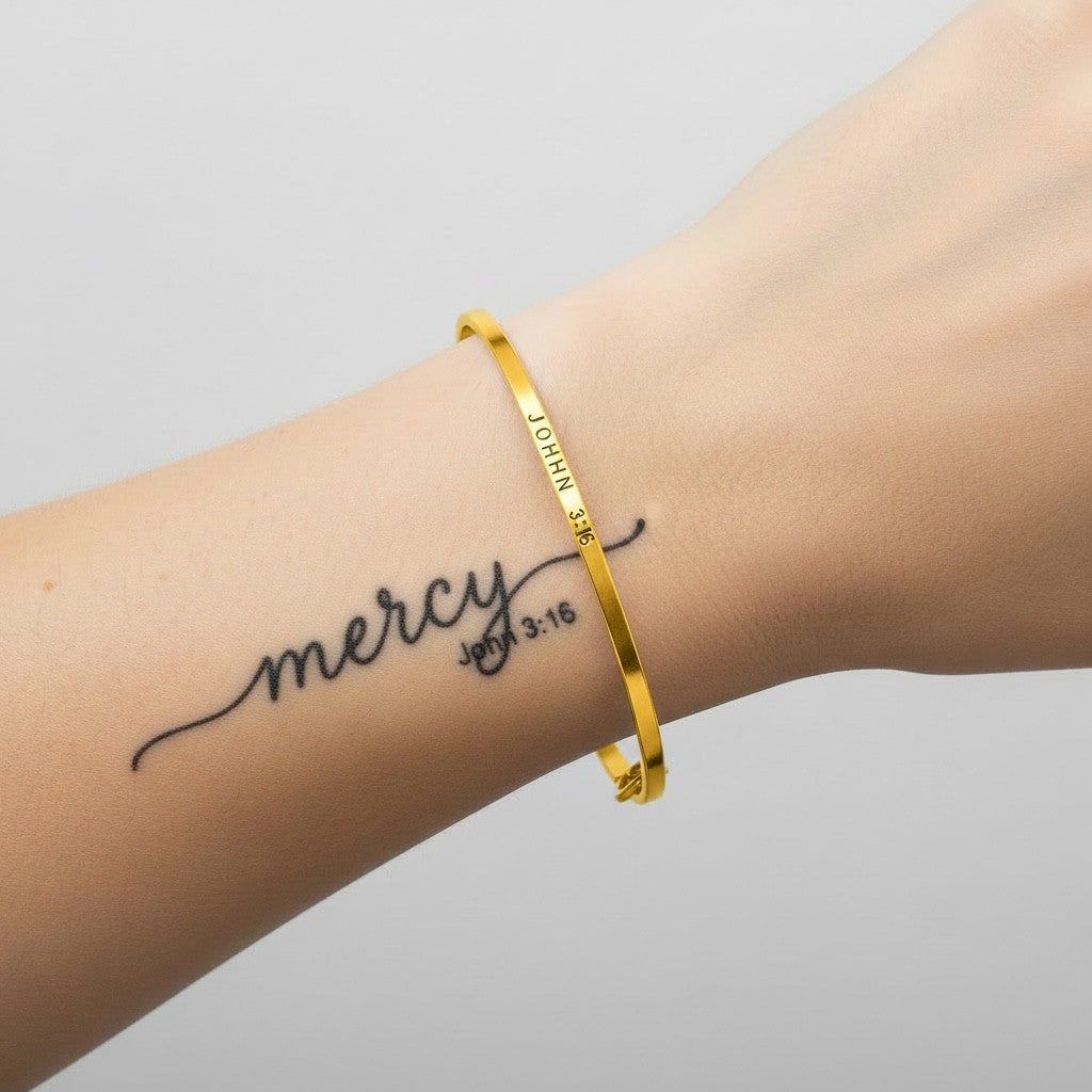 Bijou Believe J3:16 Bangle Gold-Silver